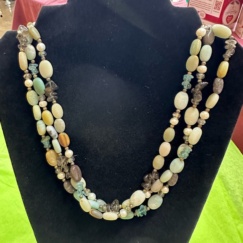 Elegant Multicolor Beaded Necklace